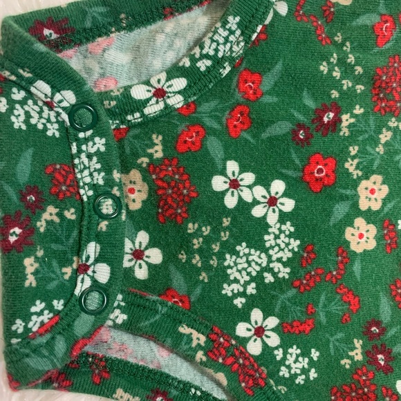 Carter’s just one you green romper with tiny flowers 12 m - Picture 3 of 4